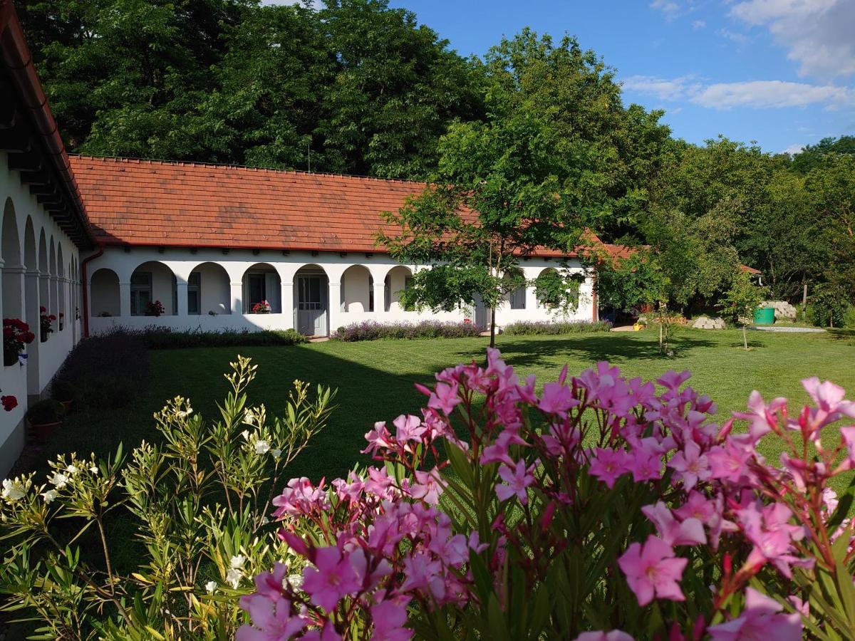 Bakta Haz Hotel Egerbakta Екстериор снимка